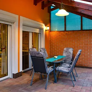  Villa Afrodite Apartmanhaz